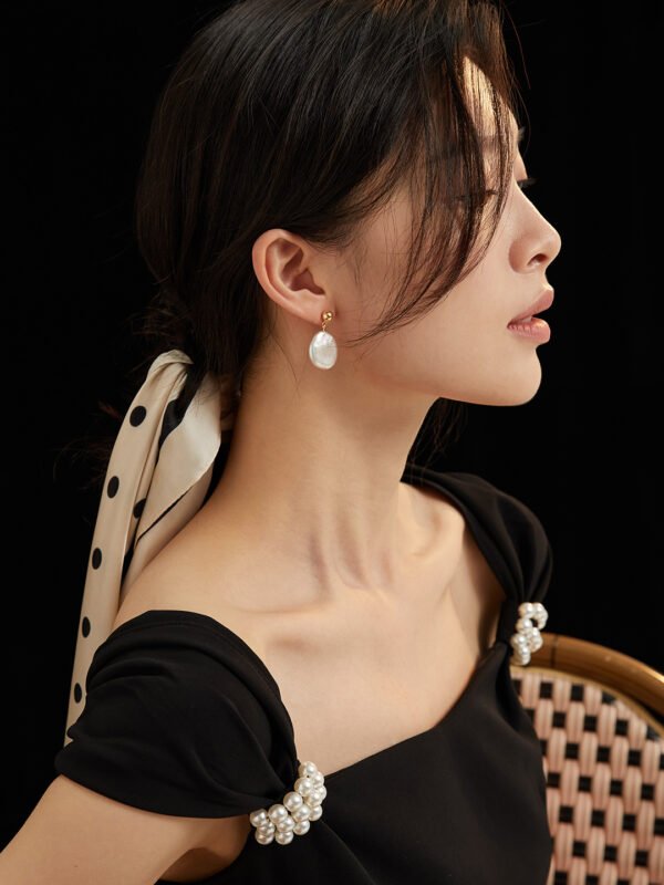 Special-Shaped Pearl Earrings - Image 3