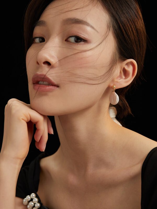 Special-Shaped Pearl Earrings - Image 4