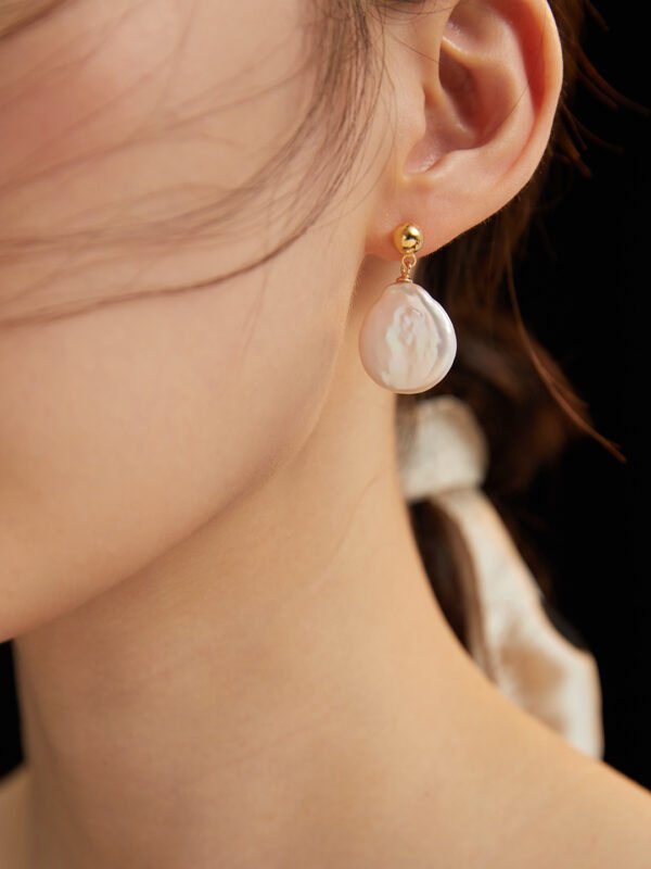 Special-Shaped Pearl Earrings - Image 2