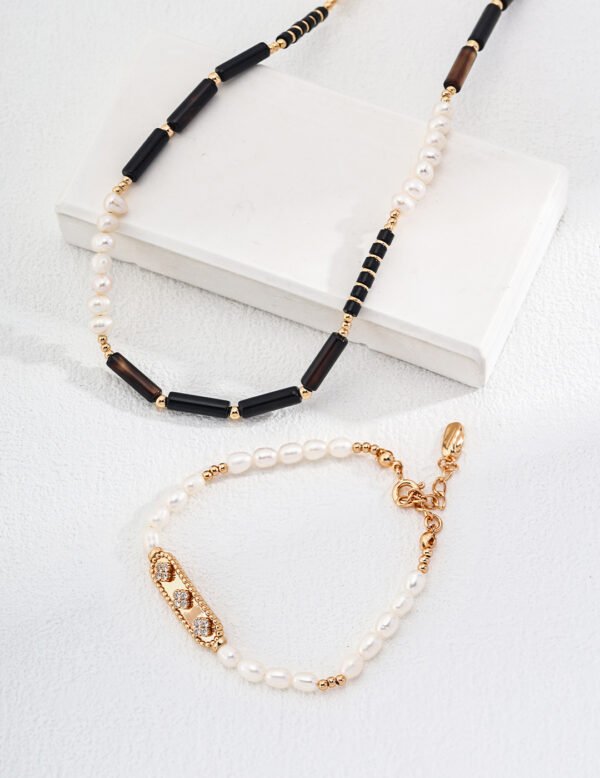 Natural Agate Pearl Beaded Gold-Plated Necklace - Image 3