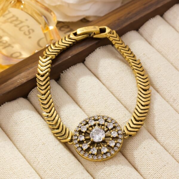 18K Gold Plated Vintage Bracelet With Round Zircon Inlaid Pendant