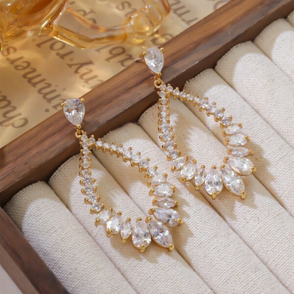 18K Gold Plated Vintage Large Teardrop Earrings Inlaid With White Gemstones