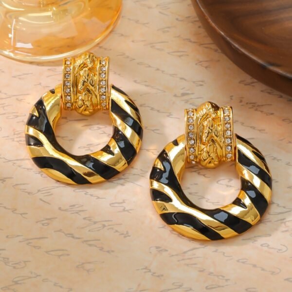 Vintage zebra pattern large circle enamel full diamond earrings - Image 3