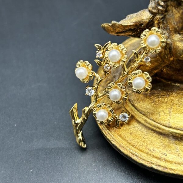 18K Gold Plated Vintage Brass Gold-Plated Pearl Small Plum Blossom Brooch