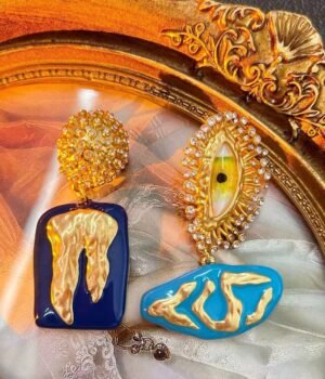 18k Gold Plated Vintage Design Asymethric Eye Rhinestone Inlaid Blue Tooth Dangle Earrings