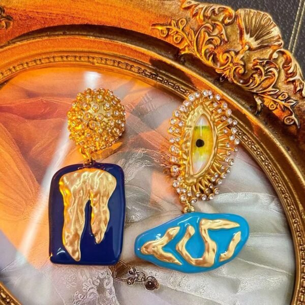 18k Gold Plated Vintage Design Asymethric Eye Rhinestone Inlaid Blue Tooth Dangle Earrings