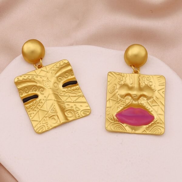 Face Design Earrings Facial Feature Gold Color Dangle Earrings Eye Pink Lip Nose Square Shape Asymethric Earrings - Image 4