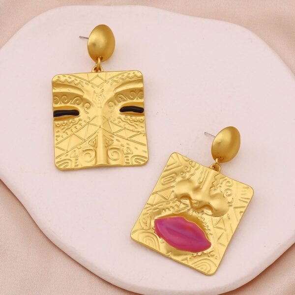 Face Design Earrings Facial Feature Gold Color Dangle Earrings Eye Pink Lip Nose Square Shape Asymethric Earrings - Image 2