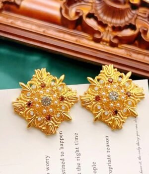 Hollow Rhinestone Earrings, Vintage Feel