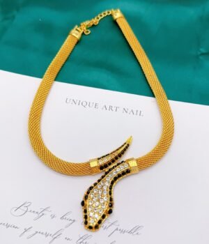 Vintage Electroplated Real Gold Snake-Shaped Gemstone Inlaid With Diamonds Necklace