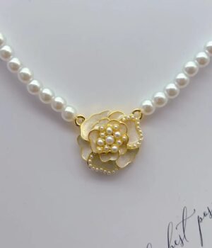 White Camellia Imitation Pearl Necklace Clavicle Necklace