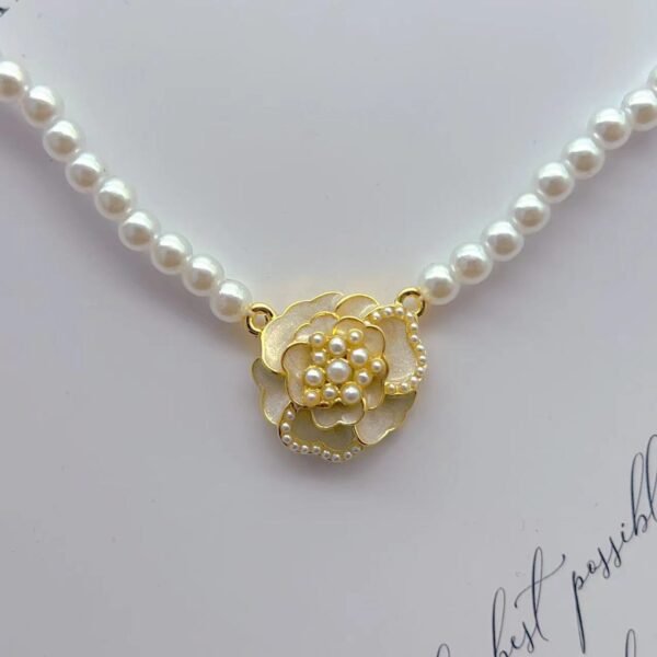 White Camellia Imitation Pearl Necklace Clavicle Necklace