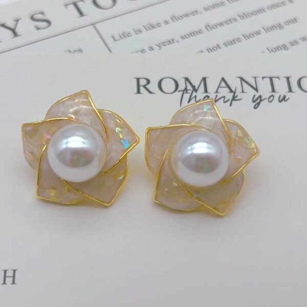 White Drip Glaze Camellia Imitation Pearl Earrings