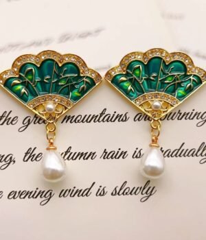 Vintage Enamel Glaze Fan-Shaped Imitation Pearl Earrings