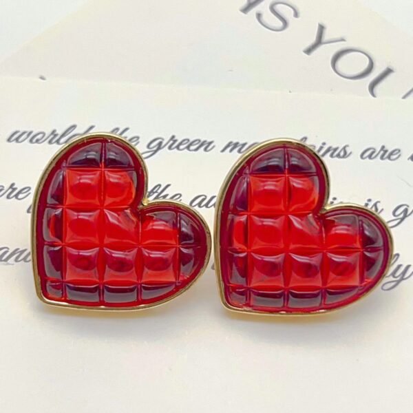 Vintage Plaid Red Resin Heart Earrings