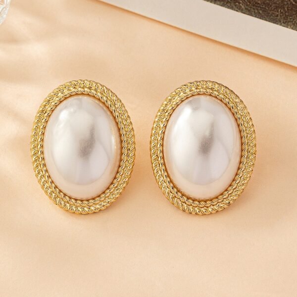 Imitation Pearl Vintage Oval Earrings