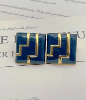 Square Earrings Maillard Texture