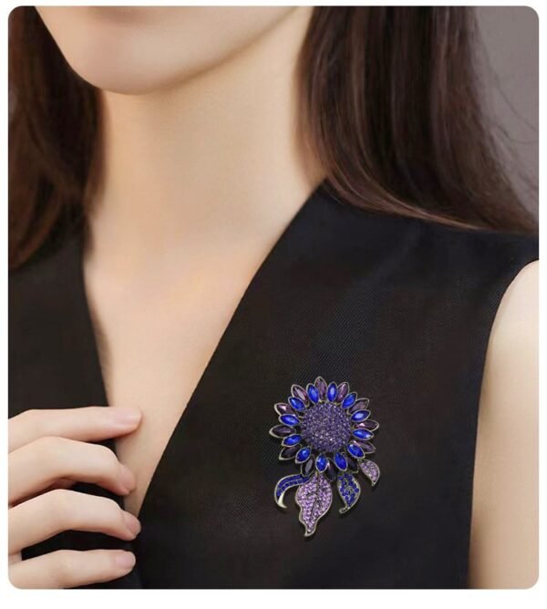 Zircon Inlaid Sparkle Big Sunflower Brooch Colorful Rhinestone Decorated Flower with Green Leaf Gold / Blue Color - Image 7
