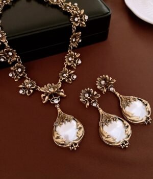 Vintage Design Rhinestone Inlaid Flower Chain Leaf Shape Imitation Pearl Elegante Dangle Earrings / Necklace / Set