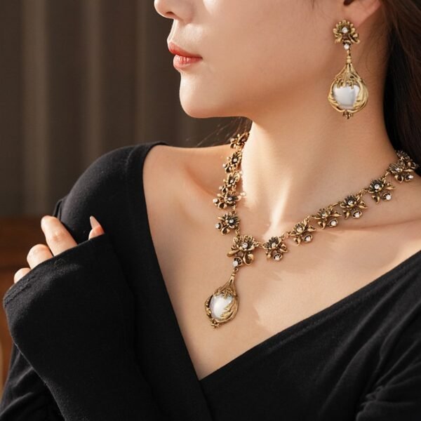 Vintage Design Rhinestone Inlaid Flower Chain Leaf Shape Imitation Pearl Elegante Dangle Earrings / Necklace / Set - Image 5