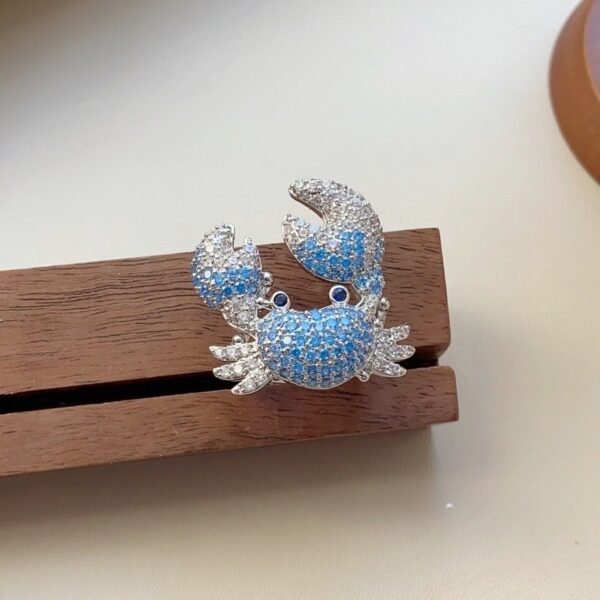 Rhinestone Inlaid Sparkle Adjustable Blue Crab Ring - Image 3