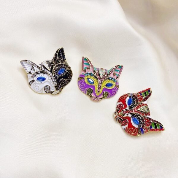 Colorful Enamel Cute Cat Face Rhinestone Inlaid Small Brooch